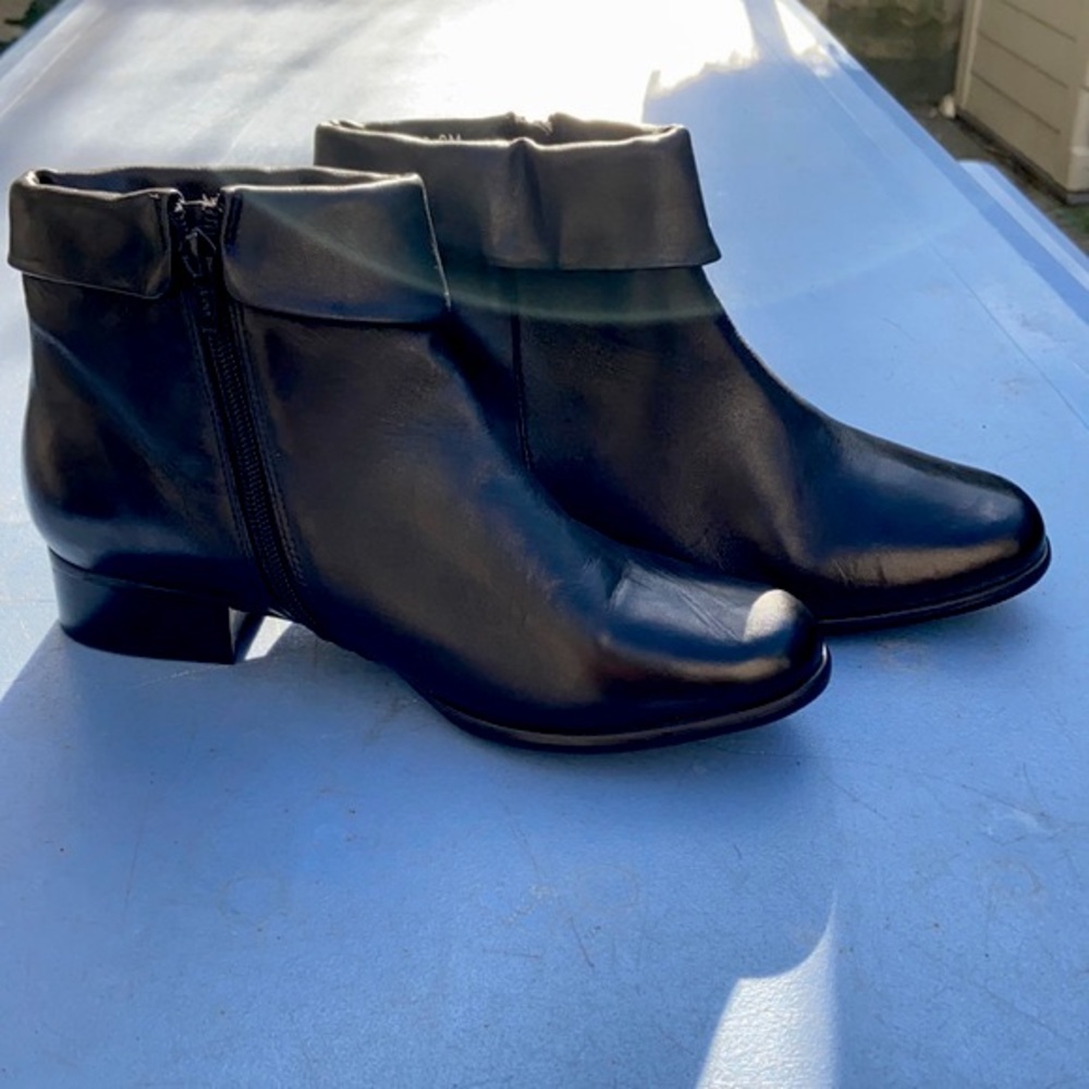 Fitzwell black booties